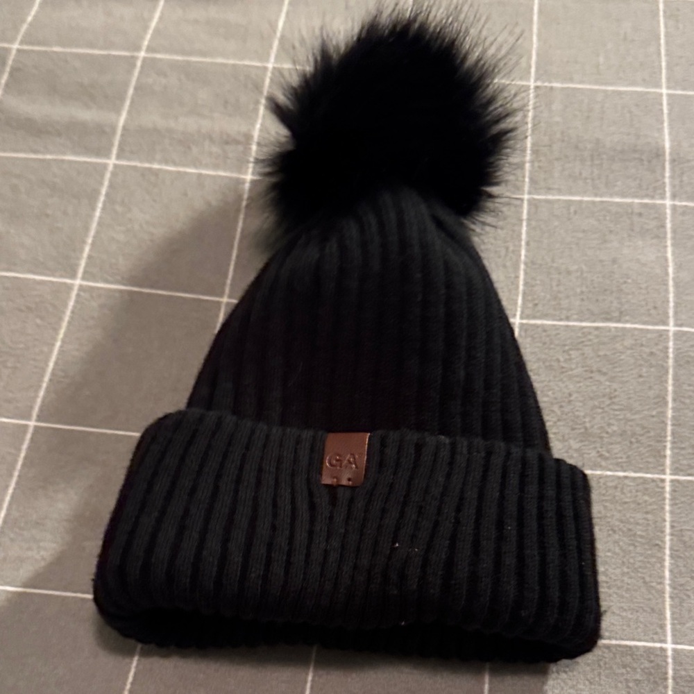 Garage Knit toque with Pom Pom